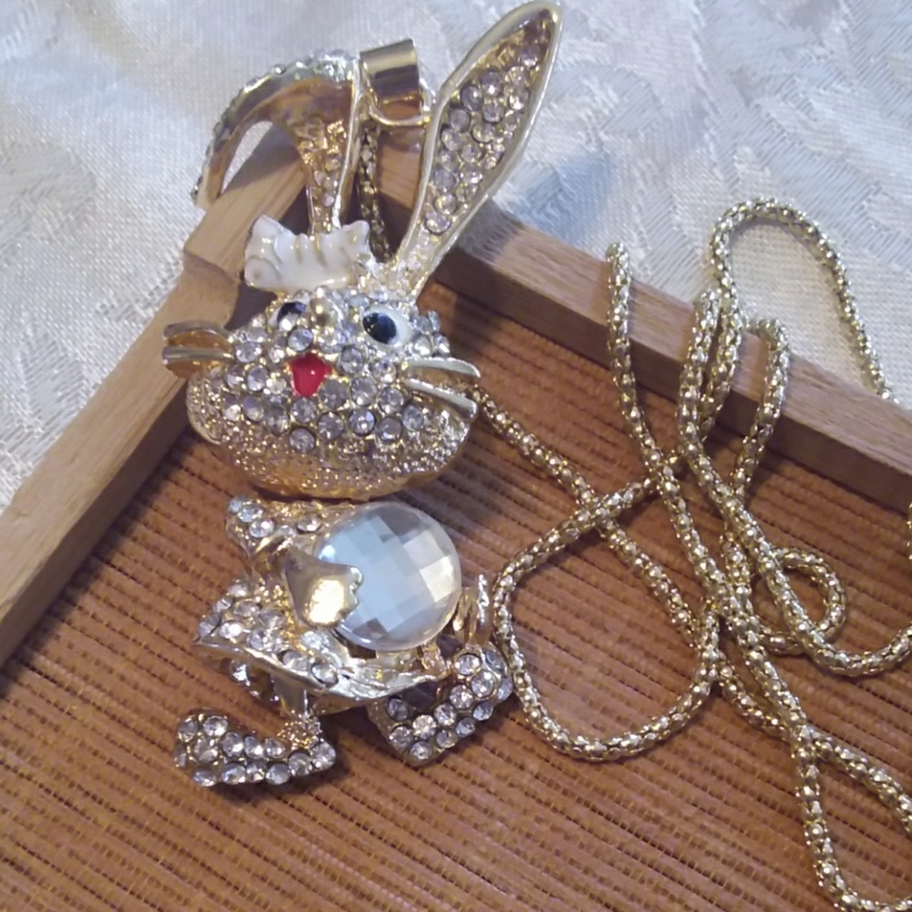 Rhinestone rabbit long chain necklace - Picture 2 of 8